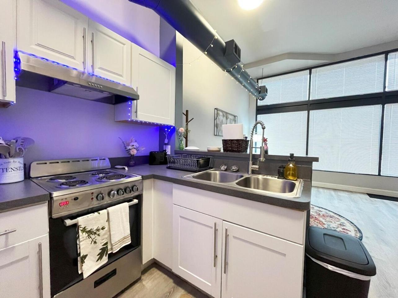 Local Modern Getaway - Ground Floor Daire Cleveland Dış mekan fotoğraf