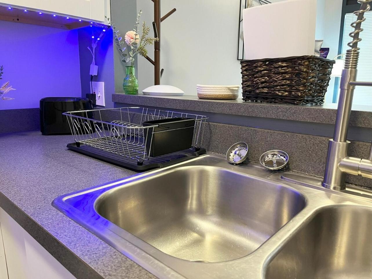 Local Modern Getaway - Ground Floor Daire Cleveland Dış mekan fotoğraf